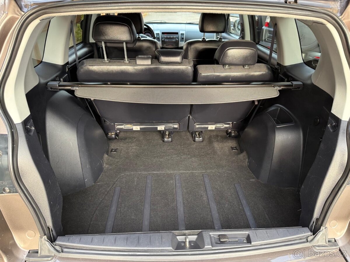 Mitsubishi Outlander 2,0i - 8