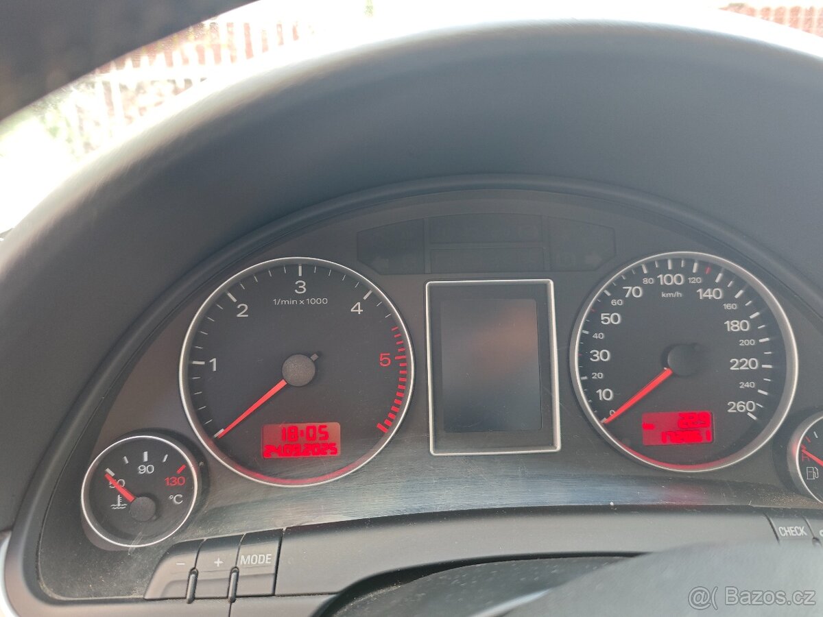 Prodám Audi A4 B7 quattro - 8