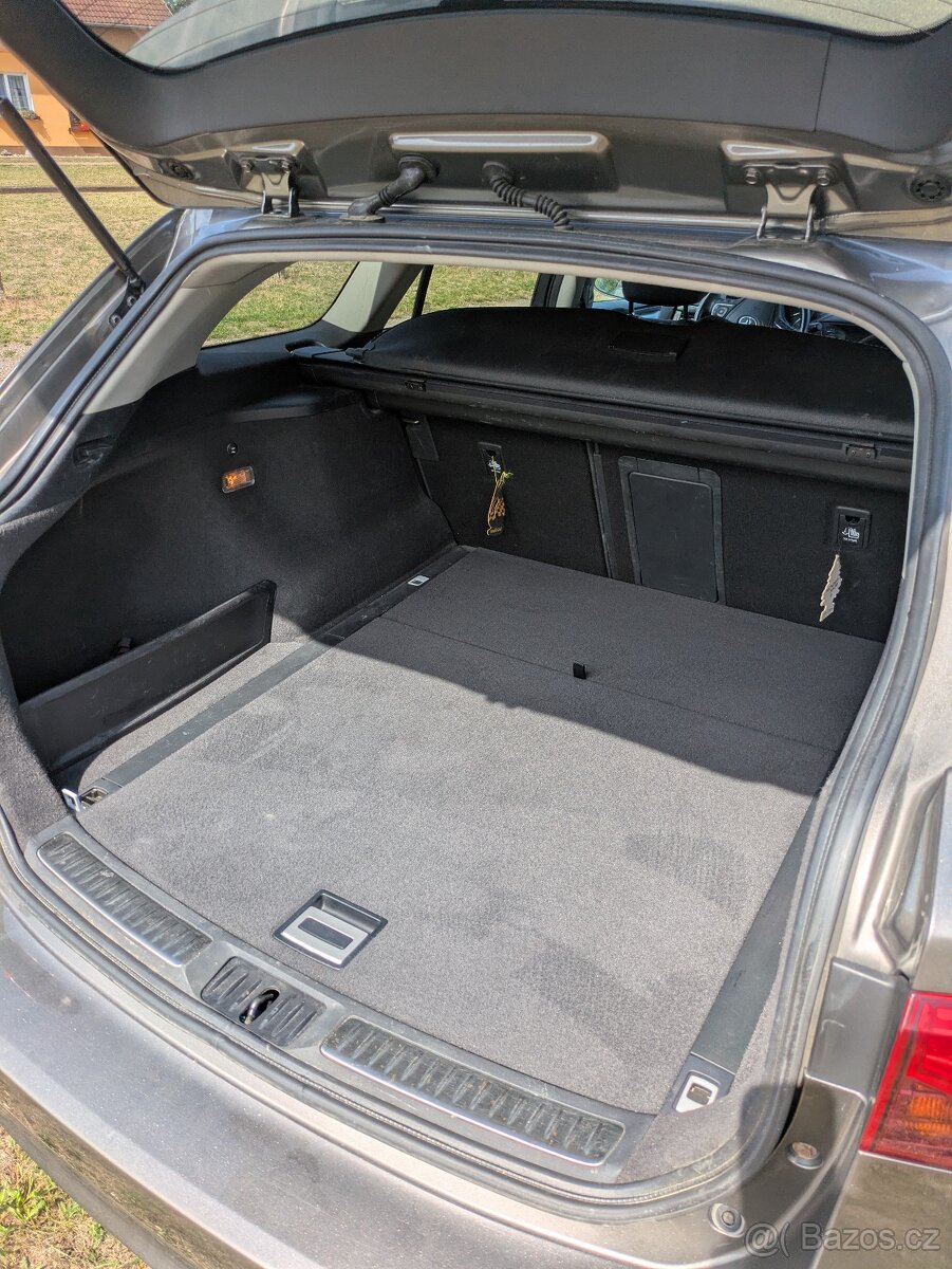 toyota avensis kombi t27 - 8