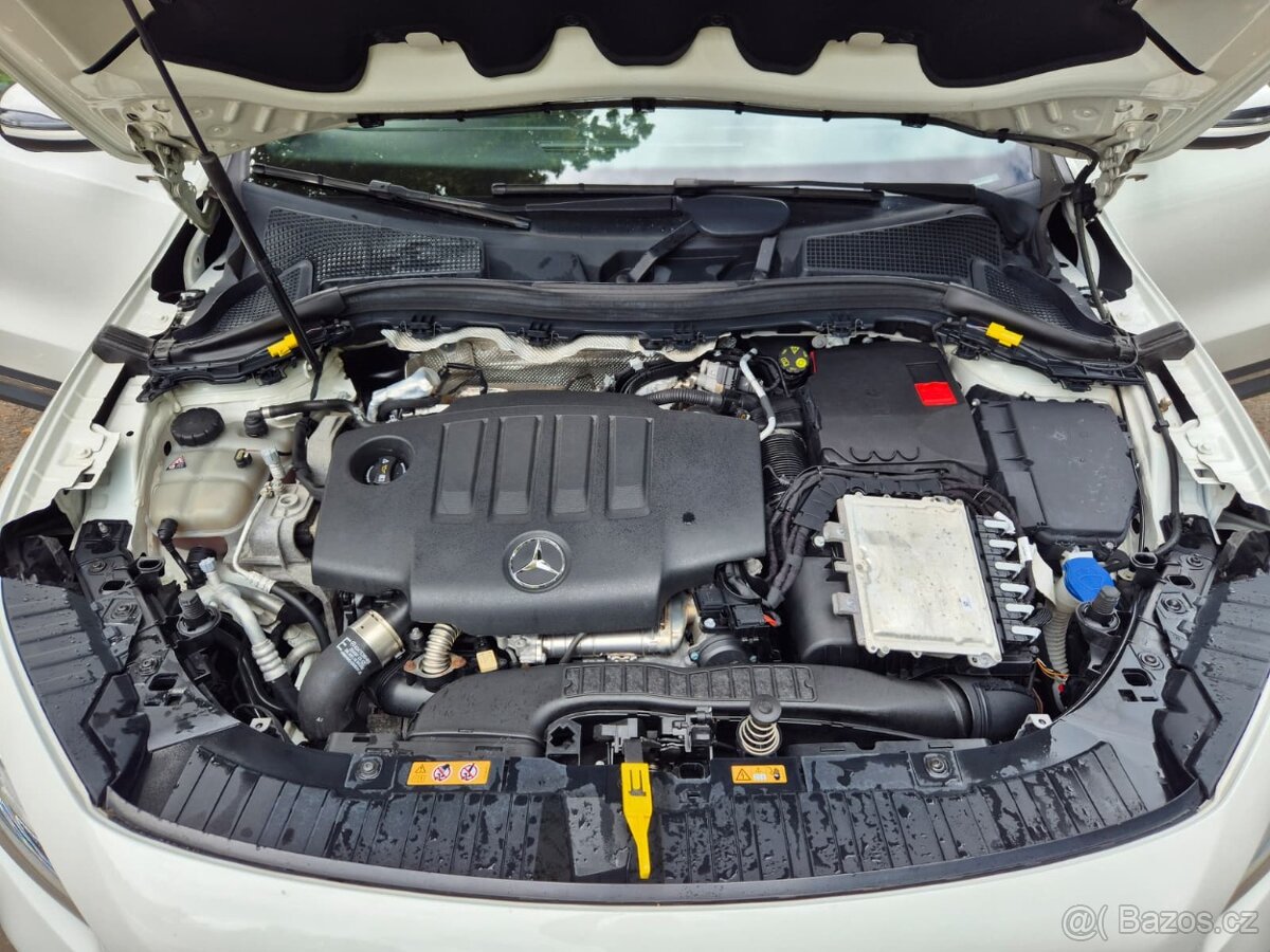 Mercedes Benz GLA200d 2.0 - 8