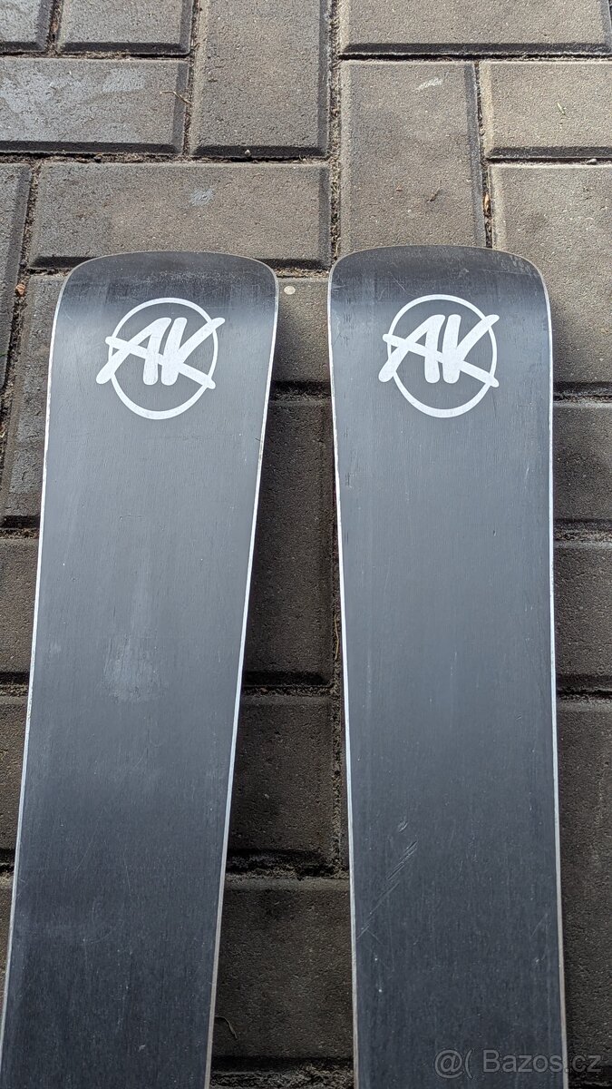 Prémiové švýcarské lyže AK Signature, 158cm, 23/24 - 8