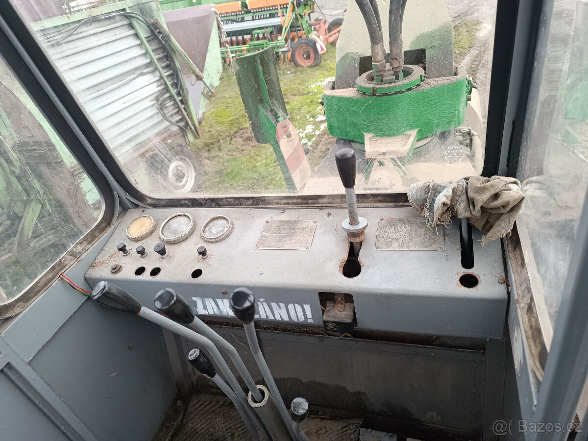Nakladač UNHZ 750 - 8