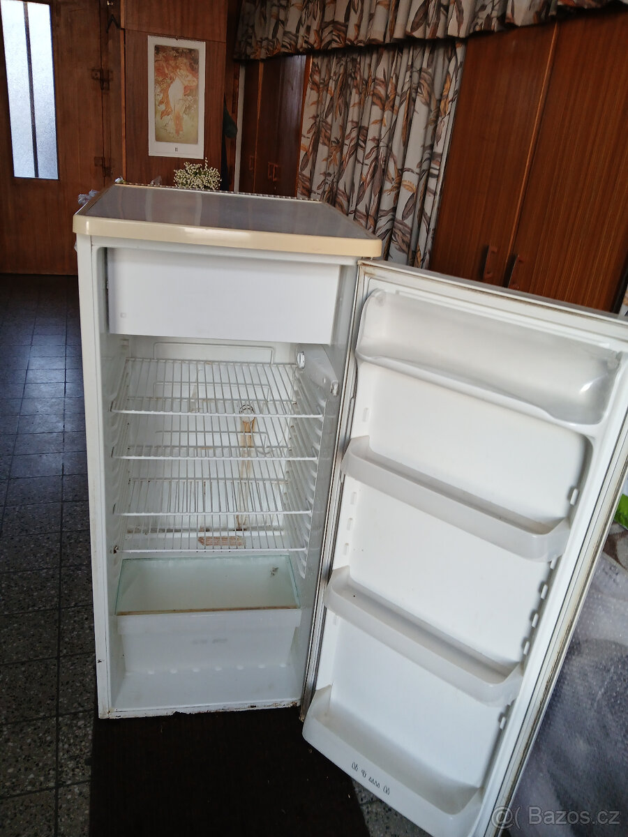 Stará lednička - 8