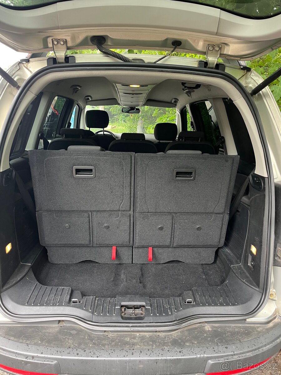 Ford Galaxi - 8
