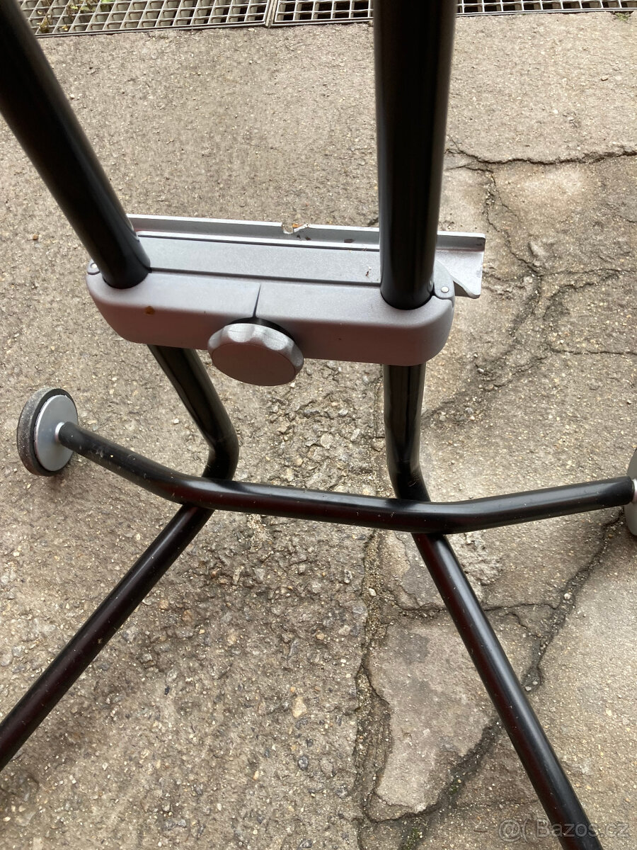 Stojan reklamní, prodejní, pojízdný 500 kč - 8