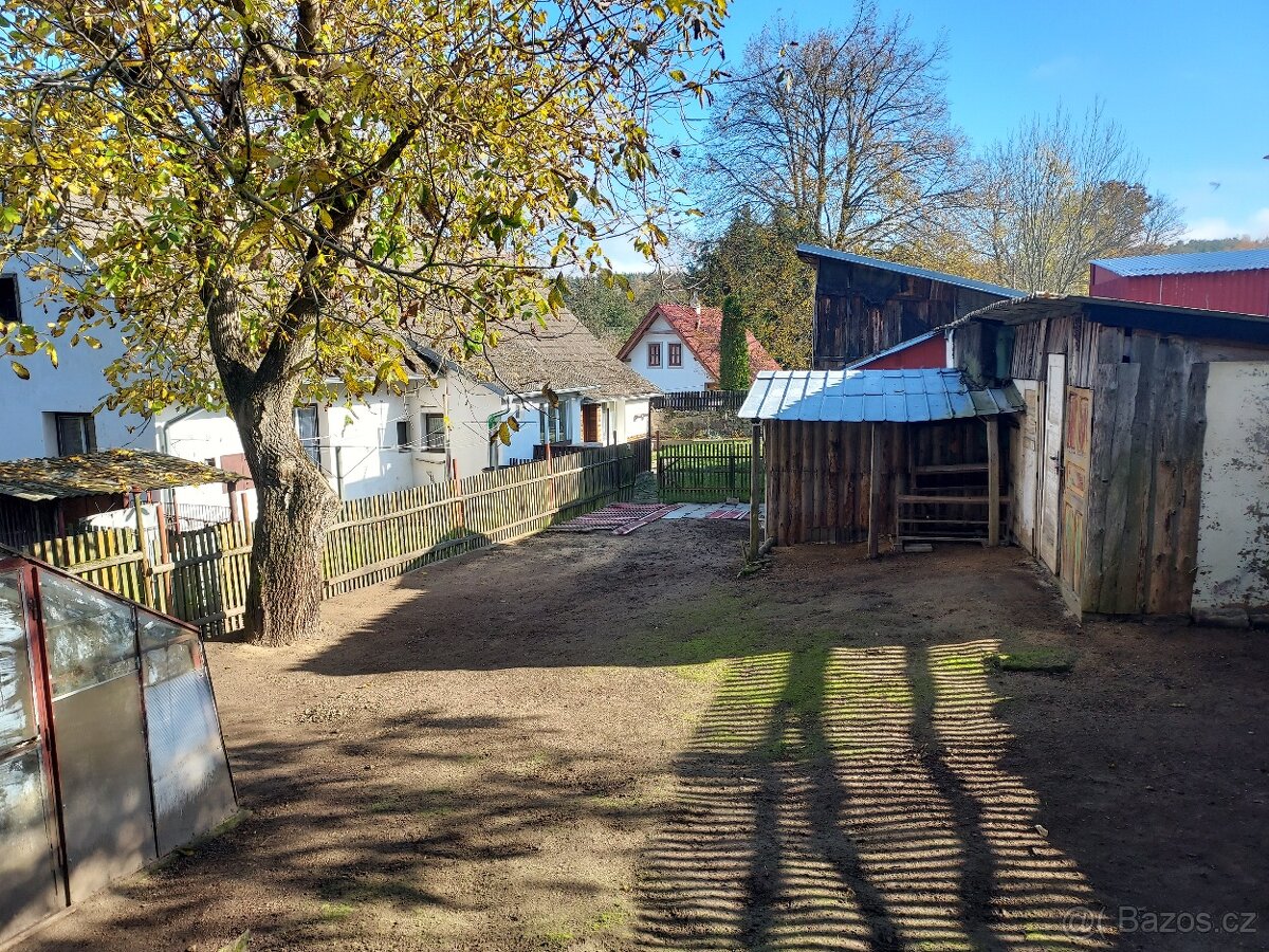 Dům se zahradou v České Kanadě - 8