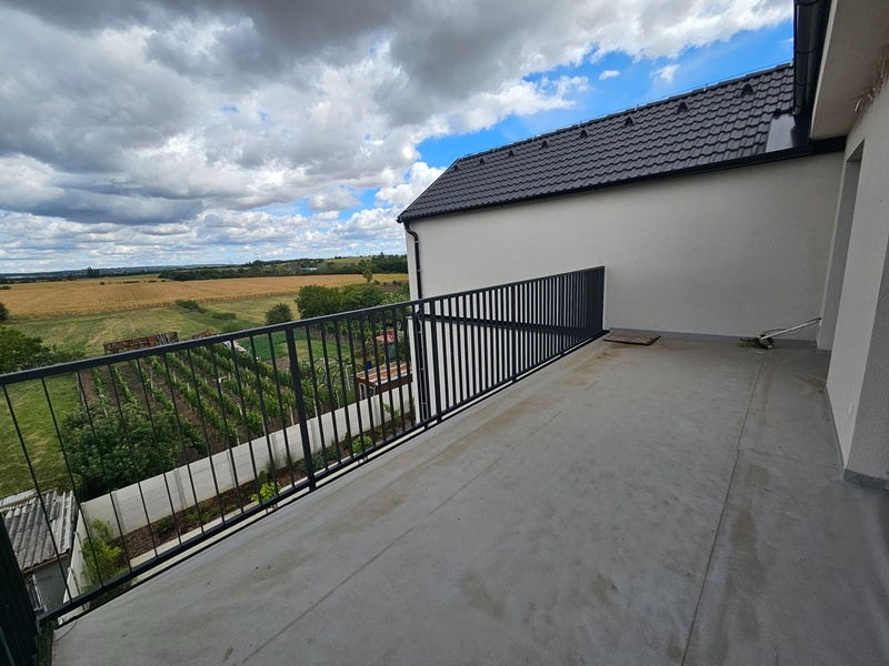 Prodej podkrovního bytu 3+kk, 103,9 m2, Znojmo Načeratice - 8