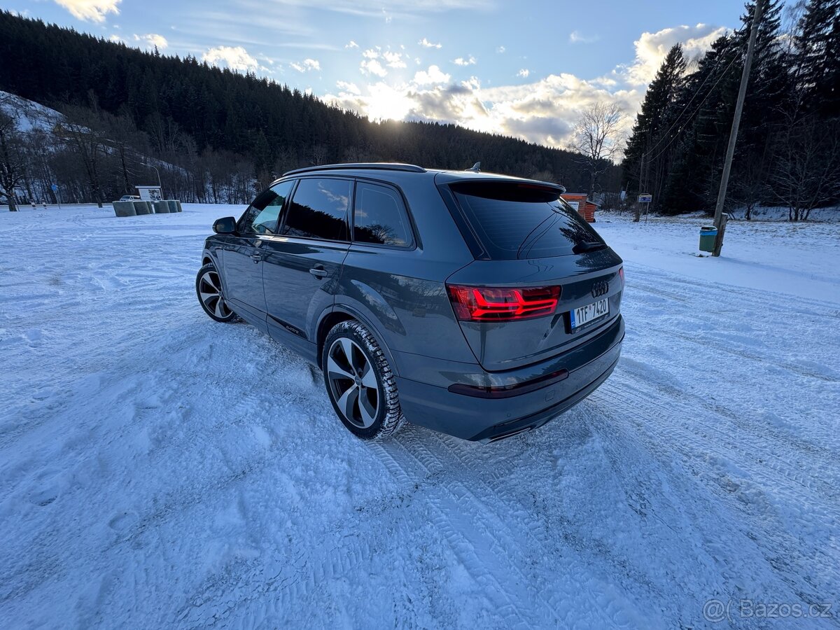 Audi Q7 S/S line, black edition, 8 TT, 7 míst - 8