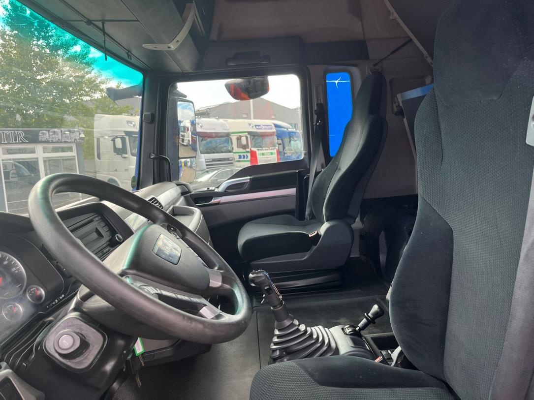 MAN TGX 18.440 LOW DECK MANUÁL EURO V - 8