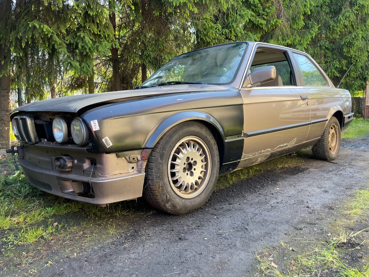 BMW E30 318i Coupe facelift. - 8