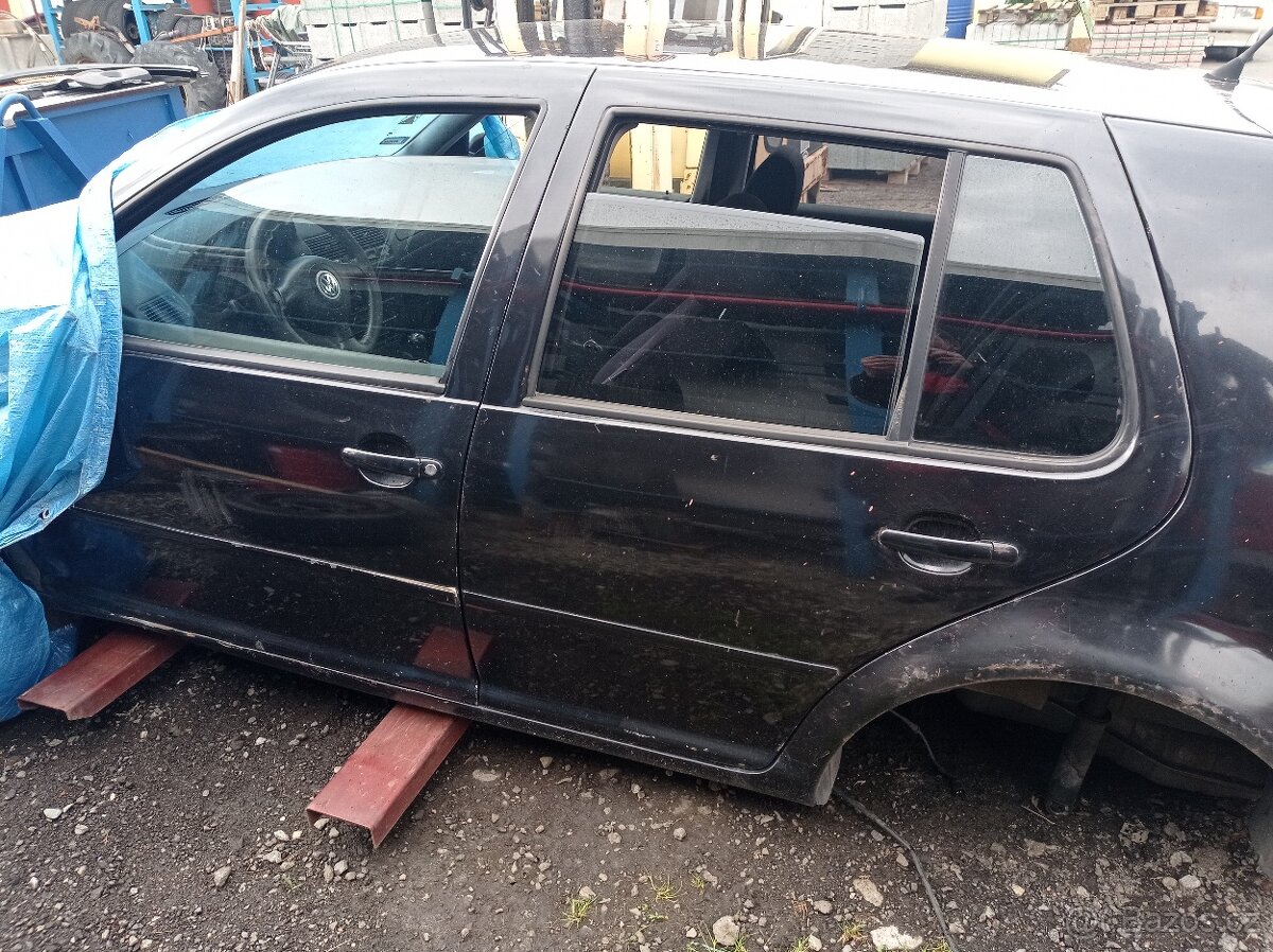 VW golf IV - 5-té dveře, boční dveře,motor ALH - 8