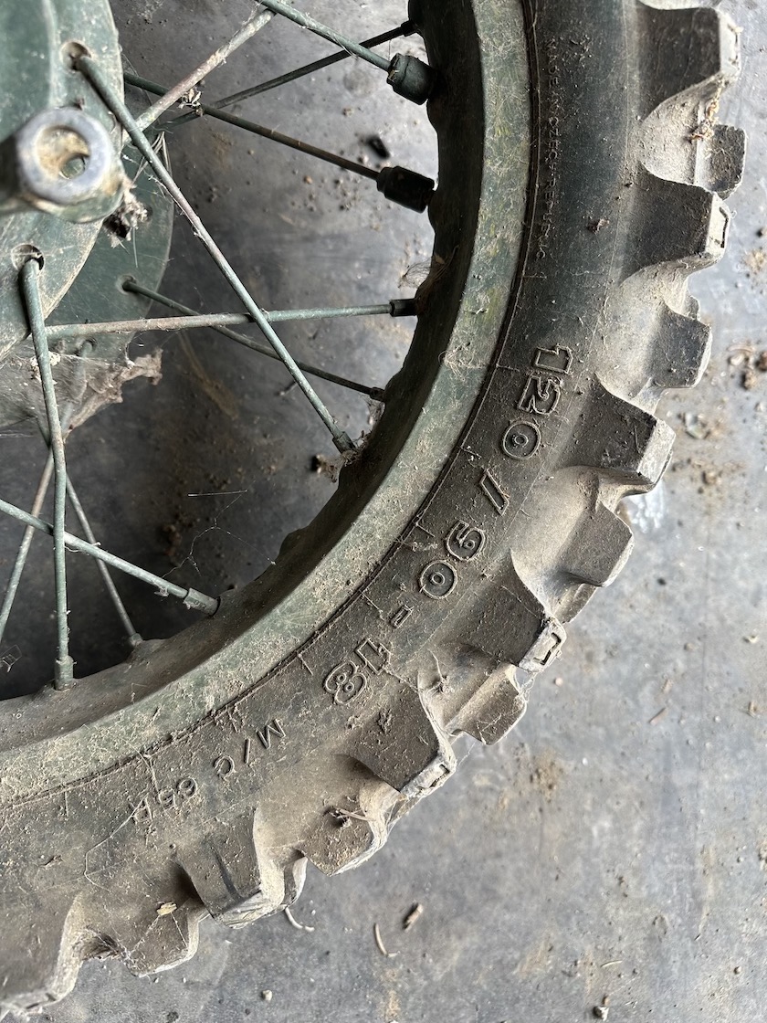 Predám zadní kolo + brzdový štít YAMAHA XT 600 - 8