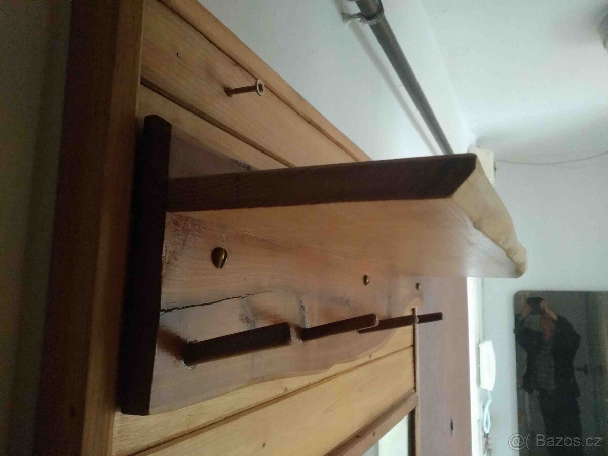 Předsíňová stěna,přírodní lakované dřevo se zrcadlem 174x70 - 8