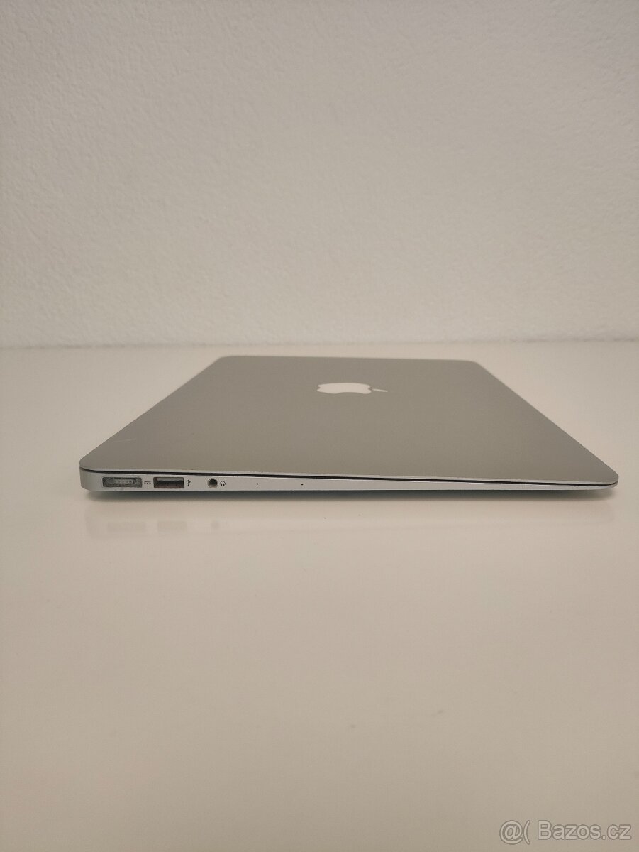 MacBook Air 2017 | i5 • 8GB • 256GB SSD - 8