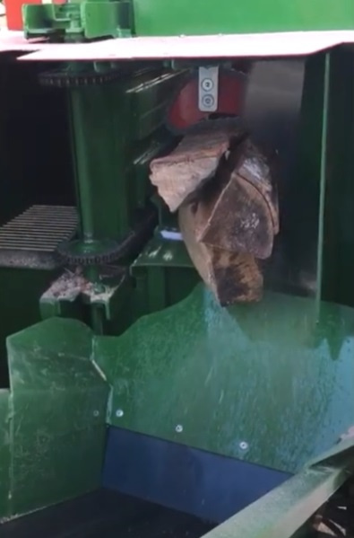 Prodám Kotoučovou pilu MASTER CUT 800 na palivo - 8