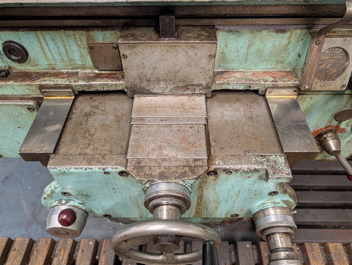 Frézka TOS FA 4V - 8