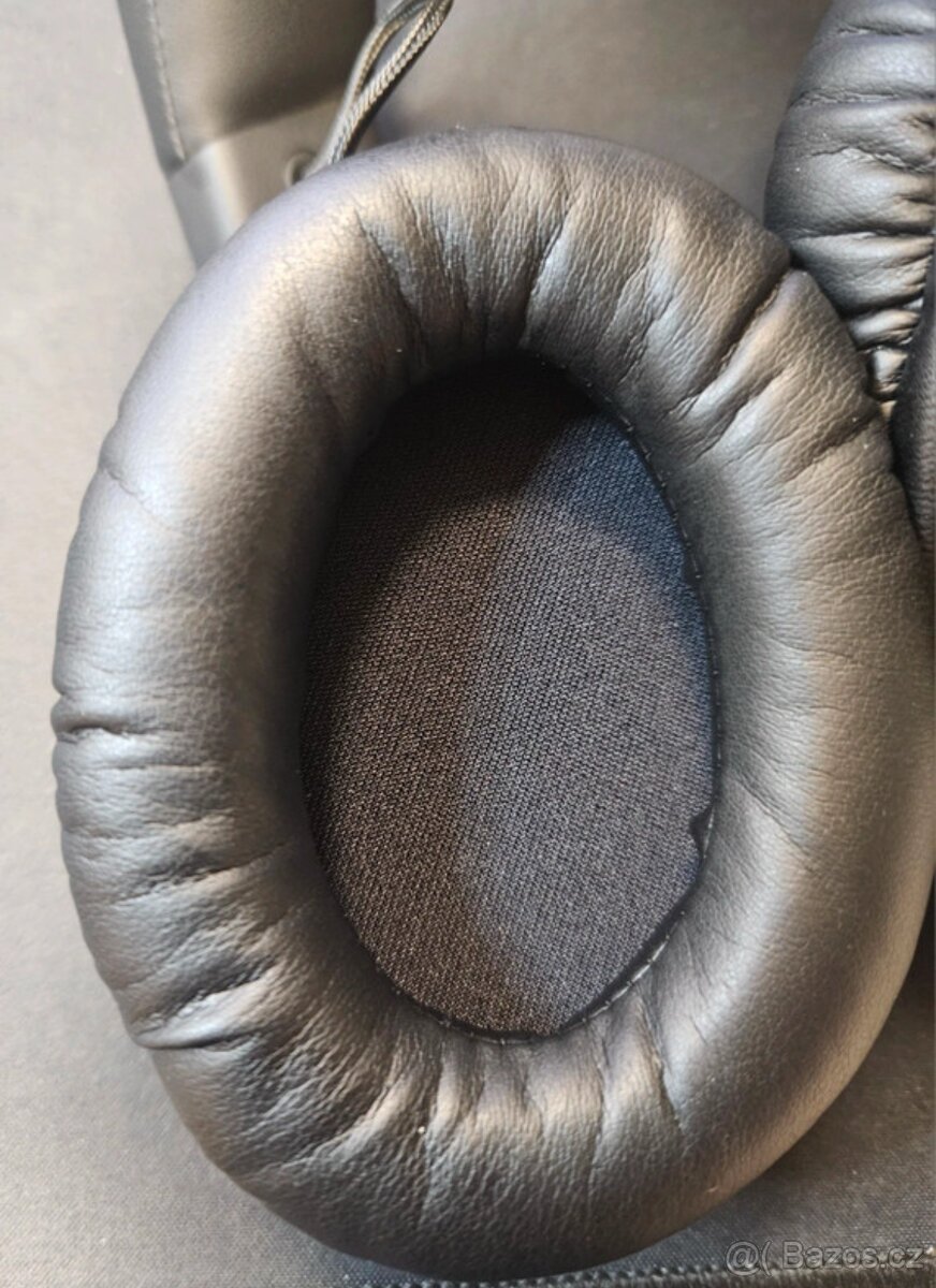 HyperX Cloud III - 8