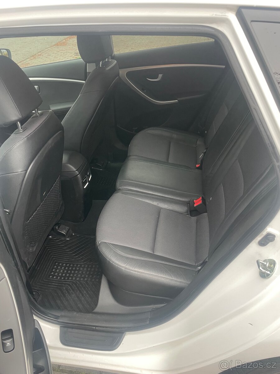 HYUNDAI i30 1.6 crdi 81kw STYLE - 8