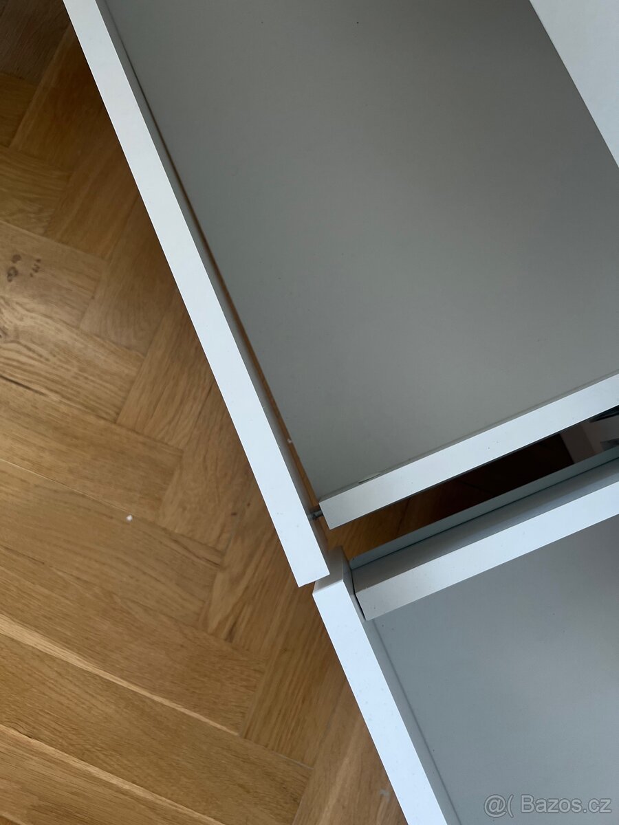 Velká bílá komoda - 8