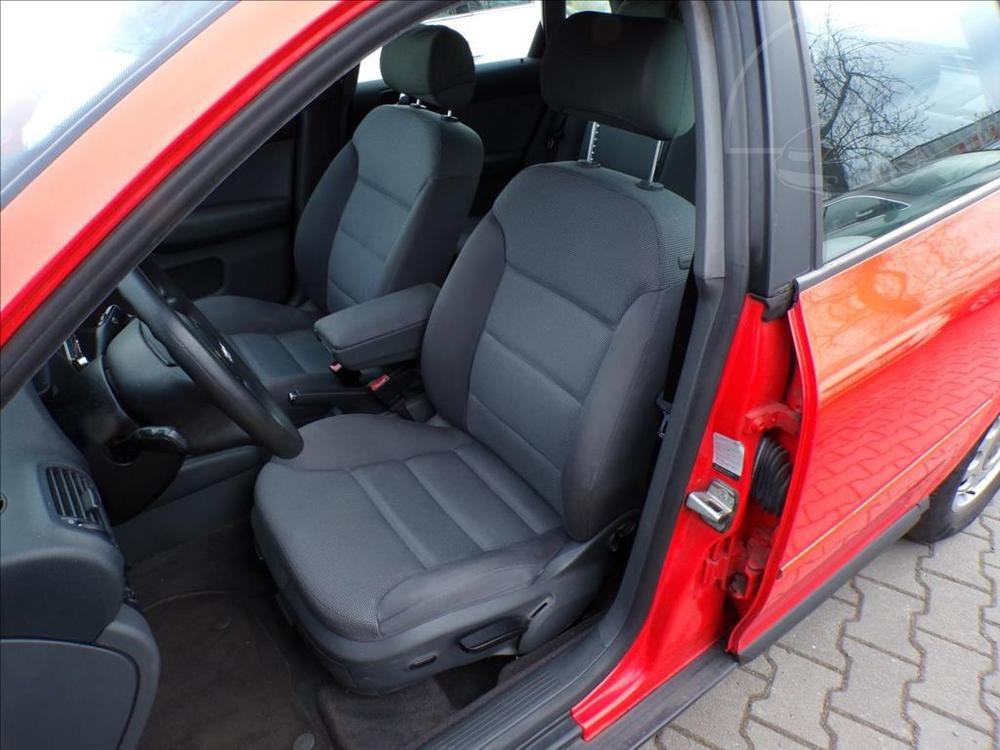 Audi A3 1,6 i KLIMATIZACE - 8