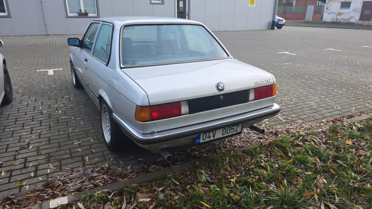 Prodám BMW e21 323i, 1981, manuál, 195 tisíc najeto - 8