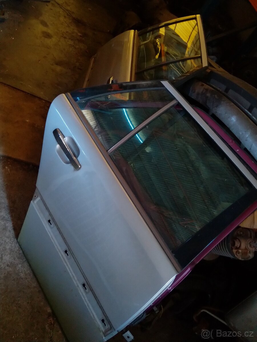 Mercedes benz - 8