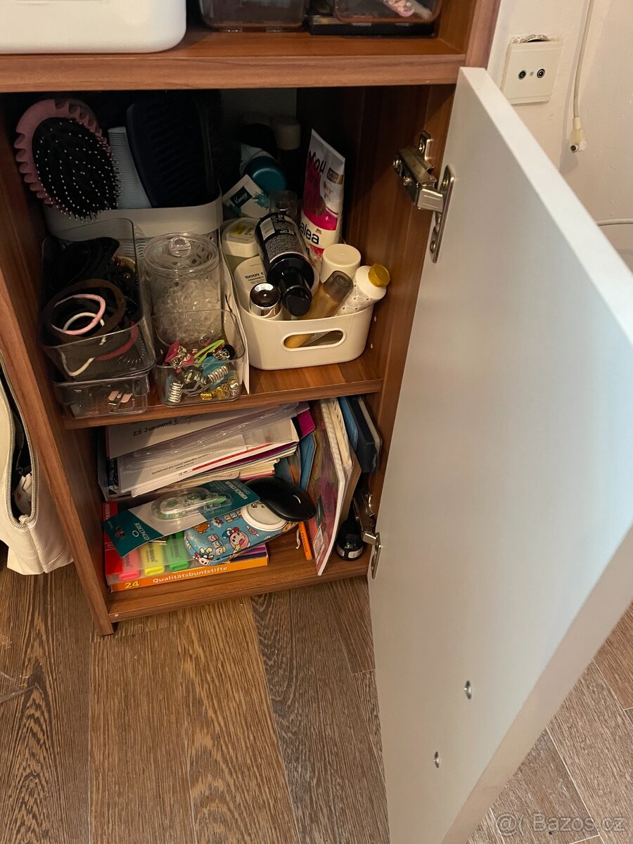 Psací stůl a stolek - 8