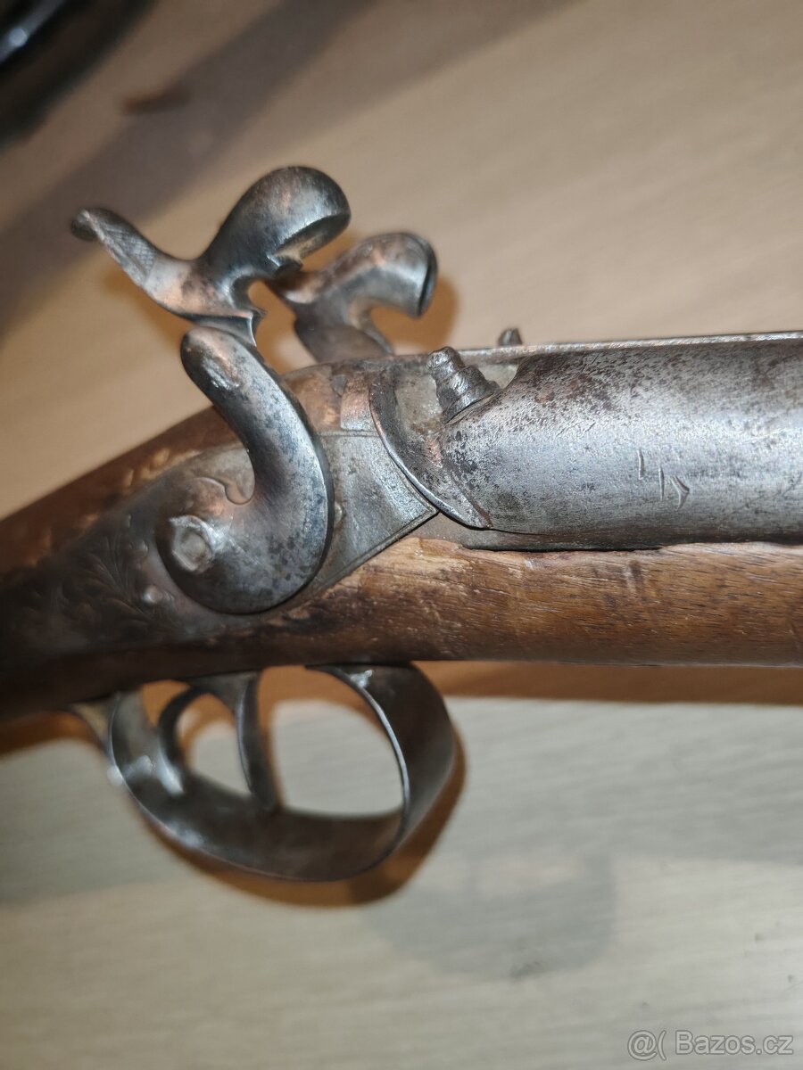 Historická dvouhlavňová brokovnice - 8