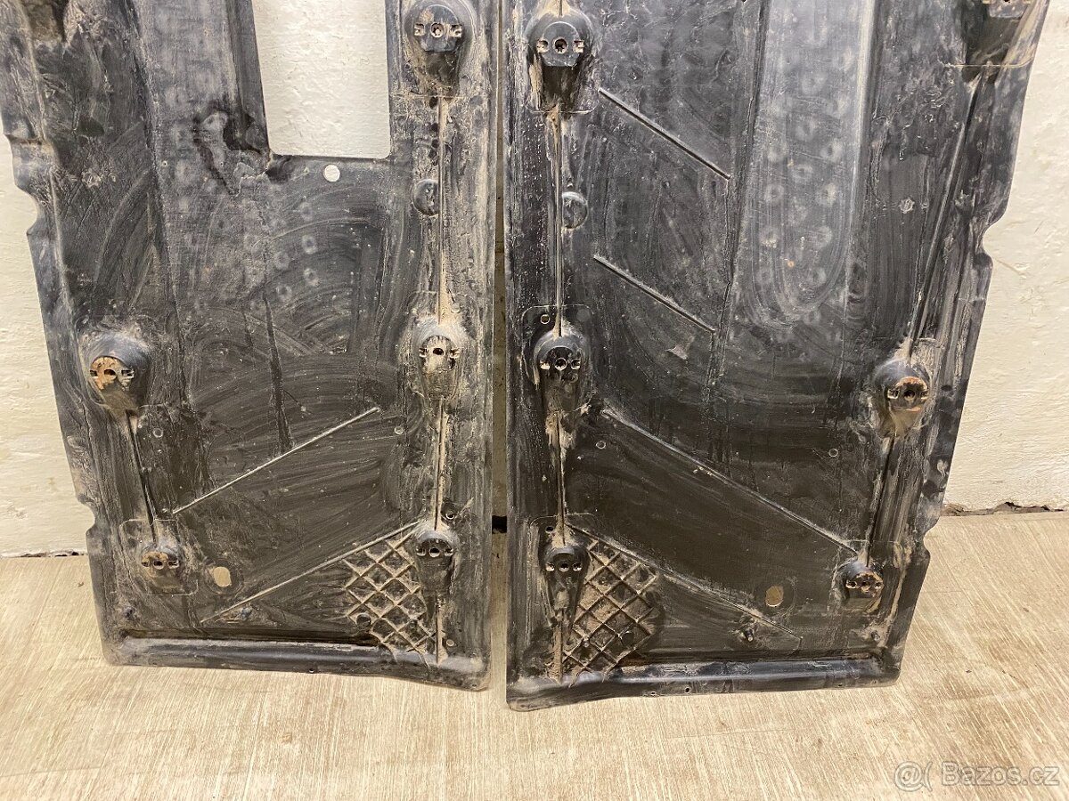 ŠKODA OCTAVIA 2 2004-2013 - LEVÝ KRYCÍ PLAST PODVOZKU - 8