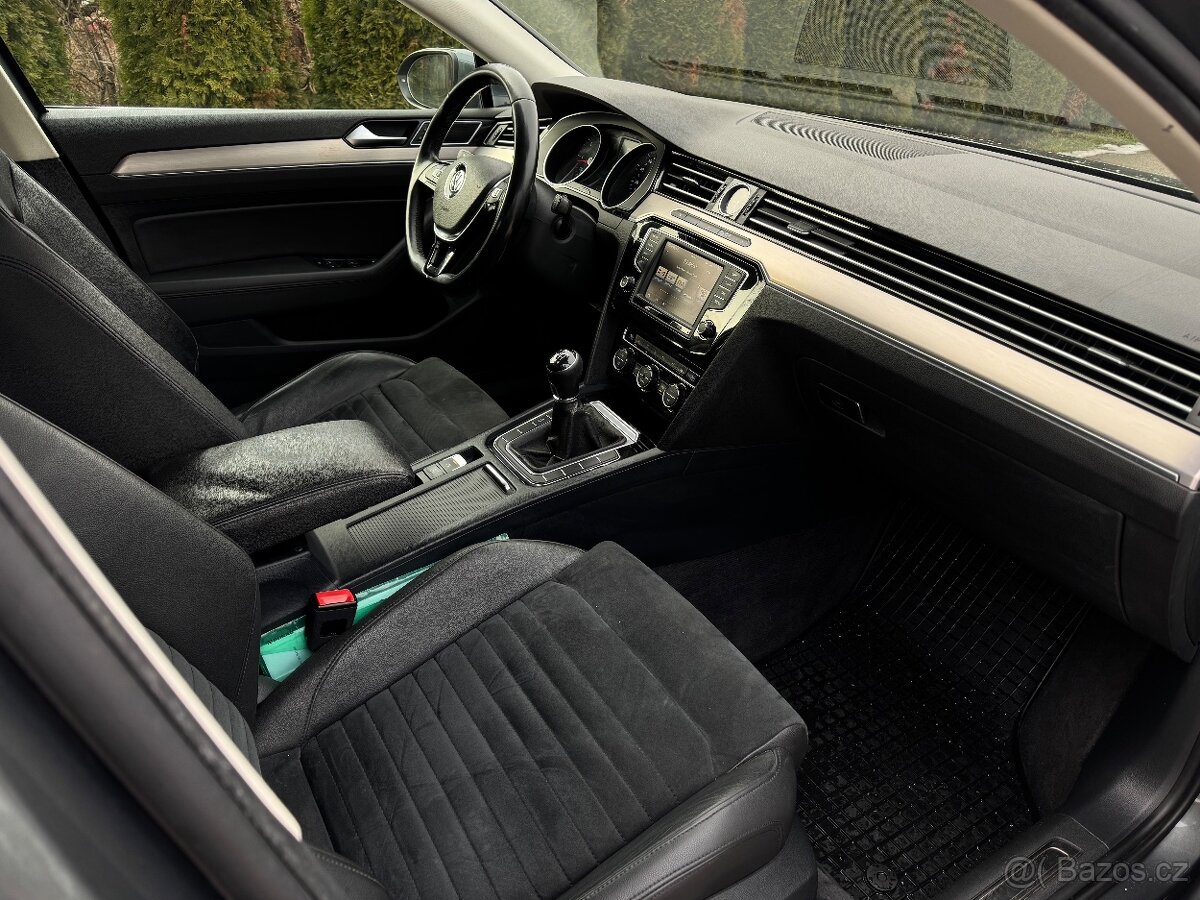VW Passat B8 Variant Highline alcantara Full Led - 8