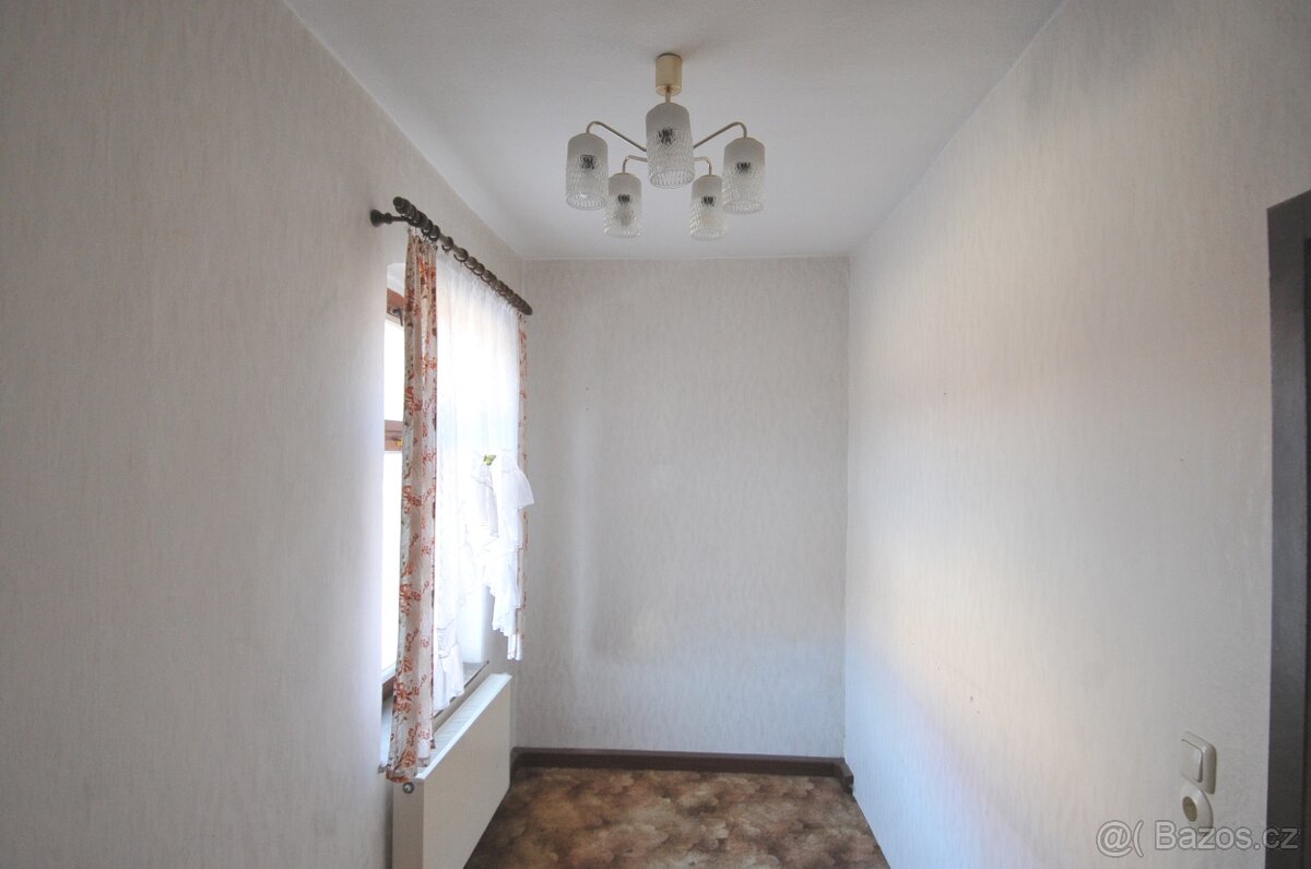 Vícegenerační dům u hranic s Českem - 8