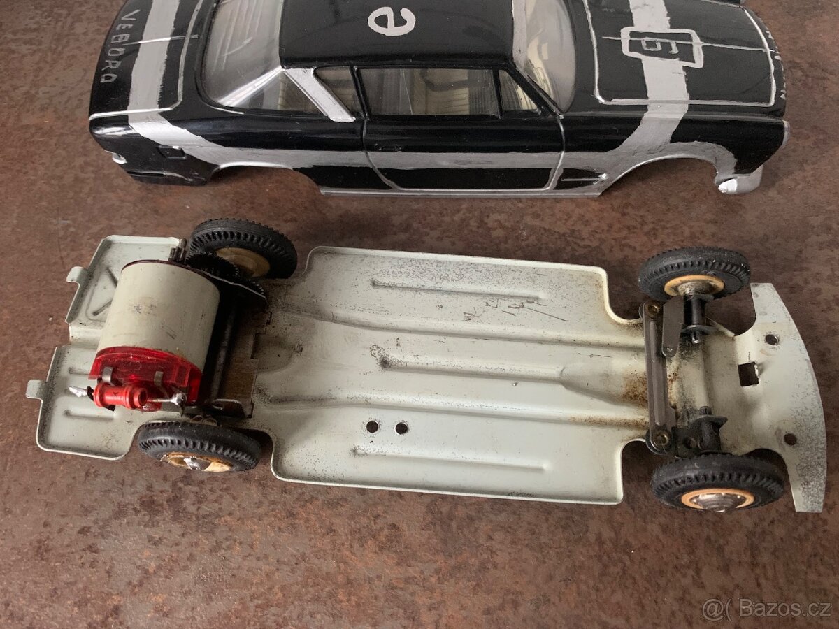 Retro hračka FIAT 2300 ITES na náhradní díly - 8