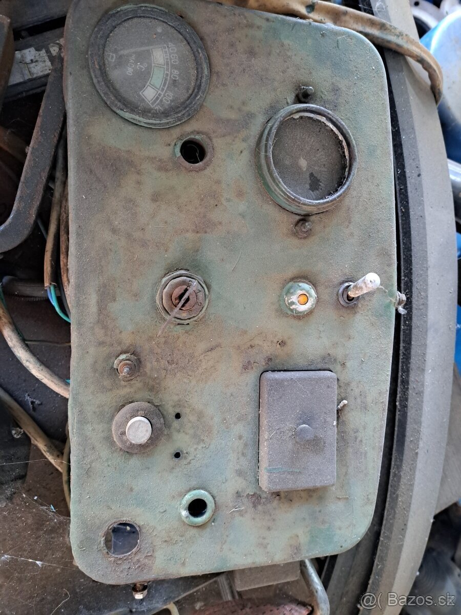Dily traktor Škoda 30 - 8
