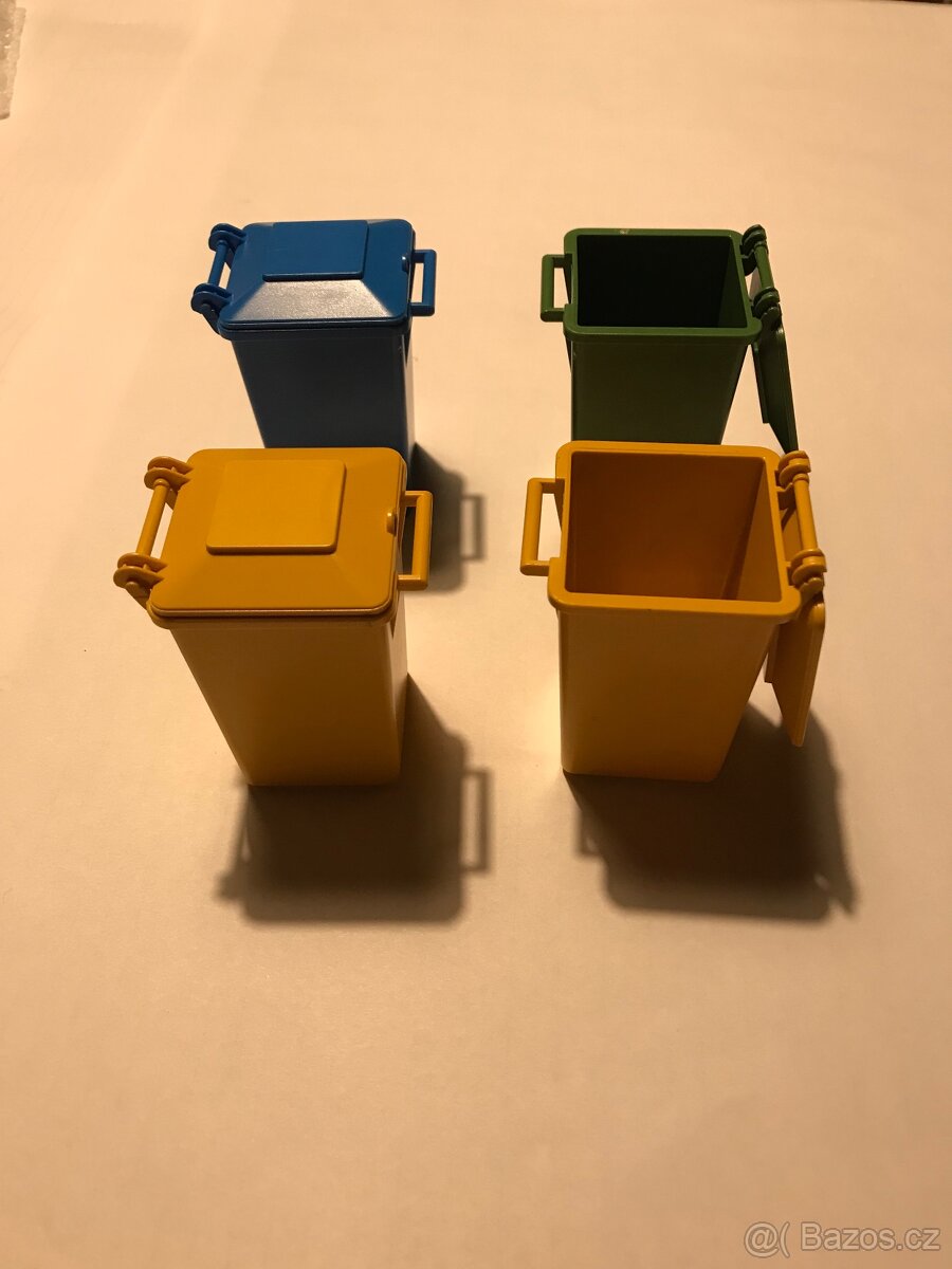 Autíčko Playmobile • traktor • kbelík Cars Disney • míč - 8