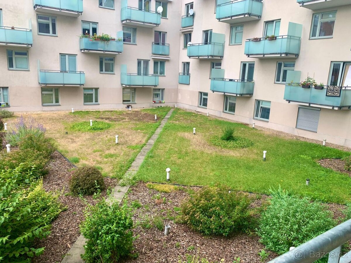 Prodej 1kk Novodvorska - 8