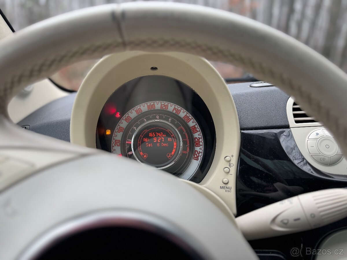 Fiat 500 1.2 2012 – panoramatická střecha, bílý interiér, - 8