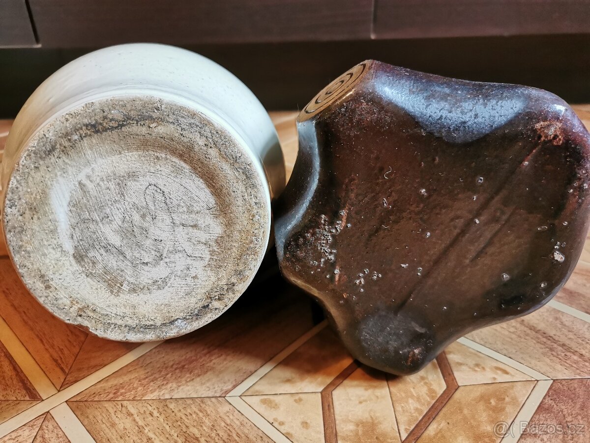 Staré džbánky, různé druhy a stáří - 8