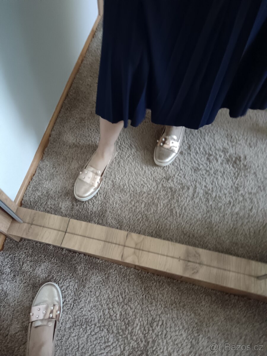 Dámská vycházková obuv. - 8