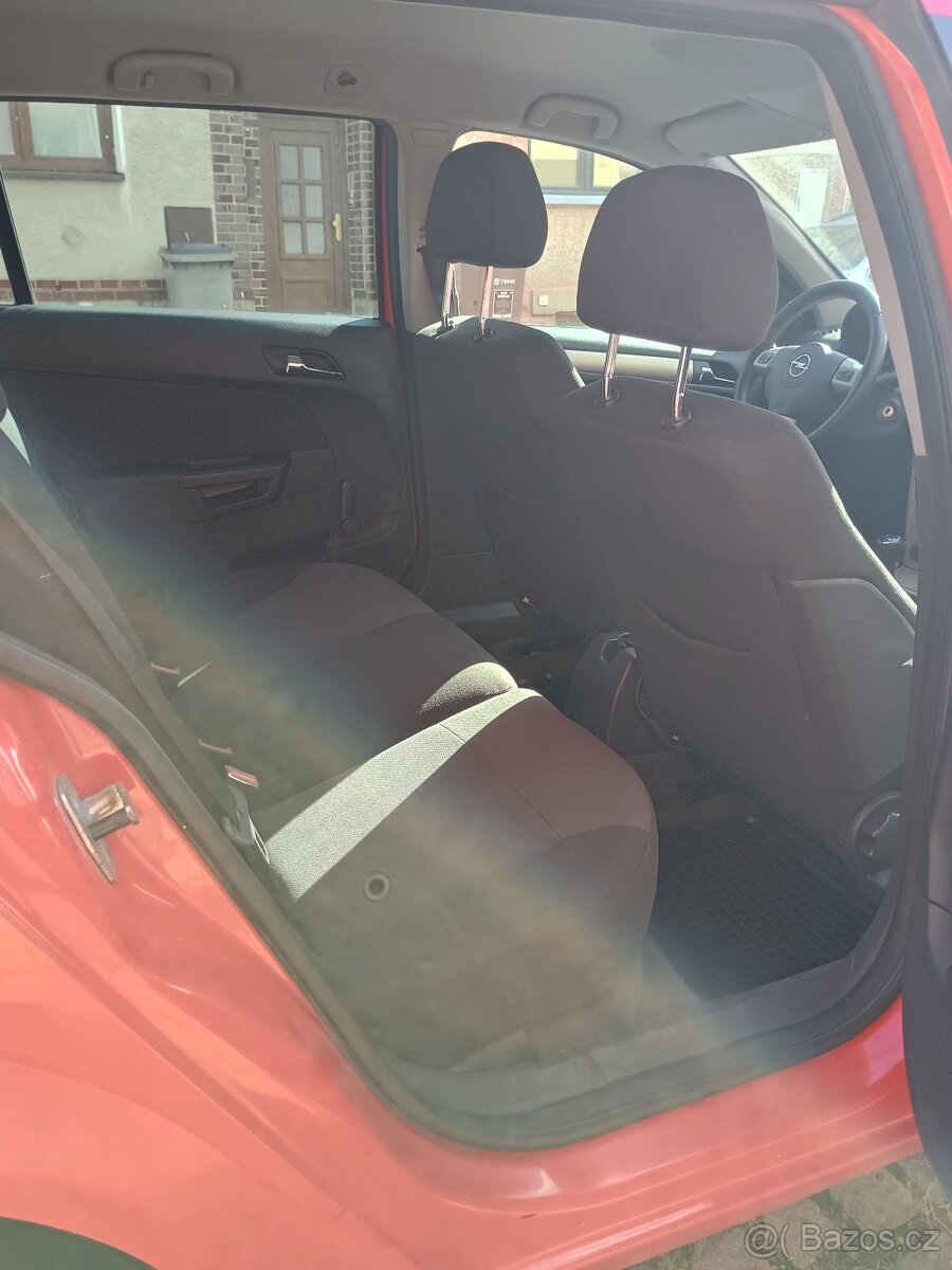 Opel Astra H 1.6 16V caravan - 8