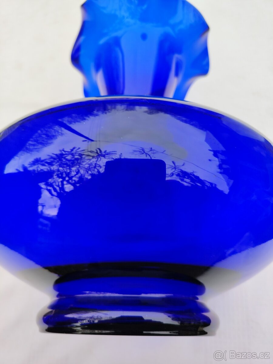 Modrá skleněná baňatá váza - 8