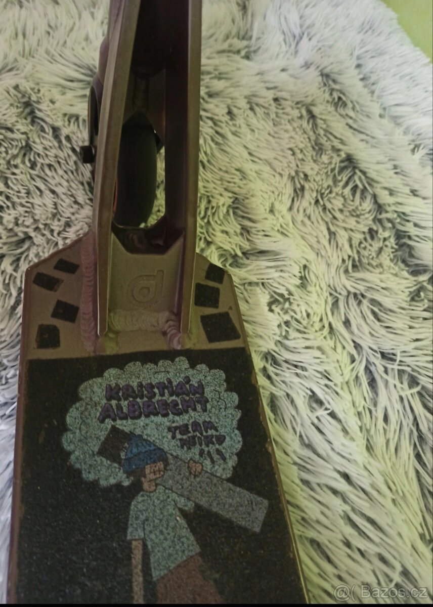 Freestylová koloběžka District HTS Grey - 8