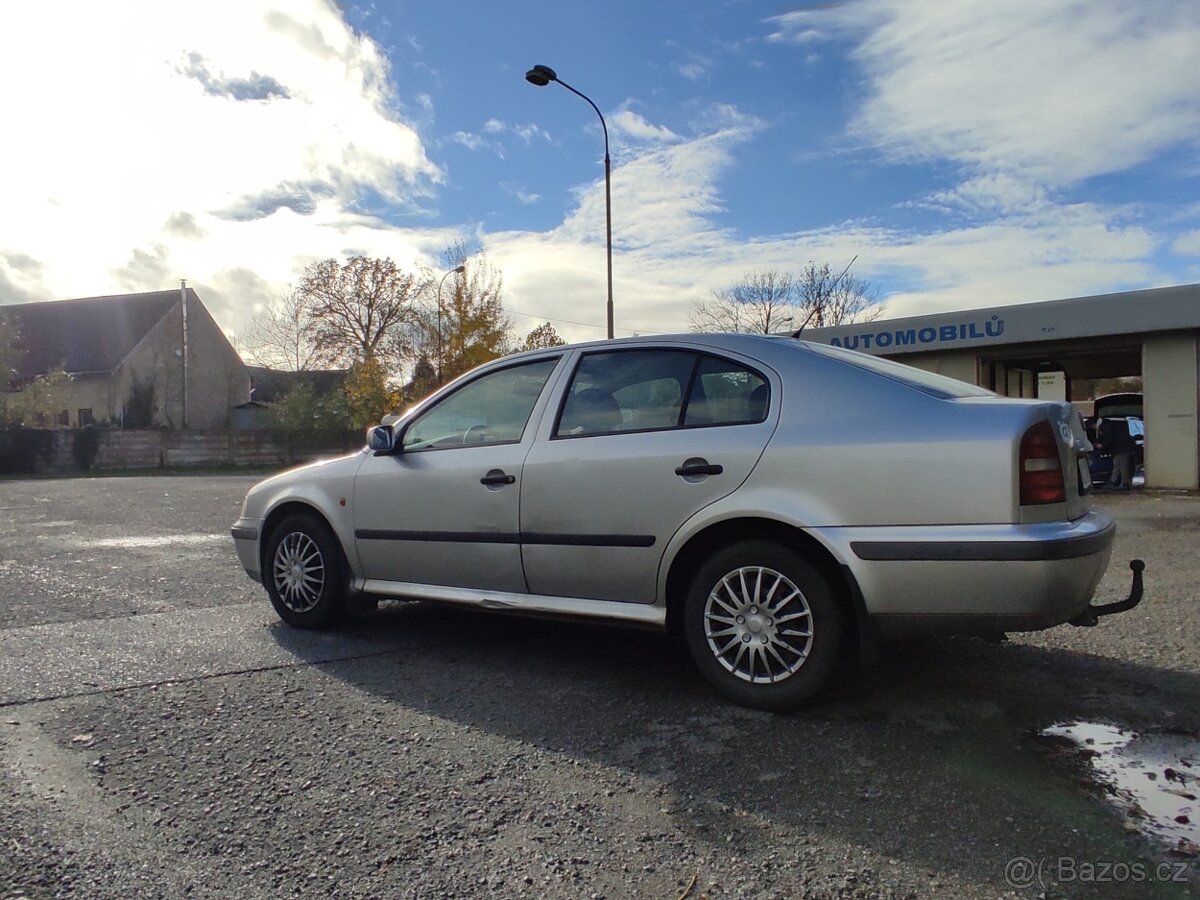 Škoda Octavia 1.6 SR, 74 kW, benzín, 1999 – 2 - 8
