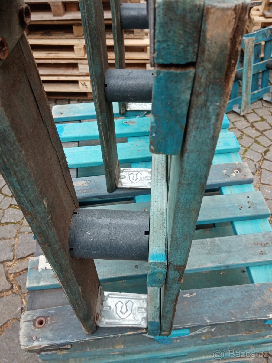 Dřevěné malé palety 80 x 60 cm - 8