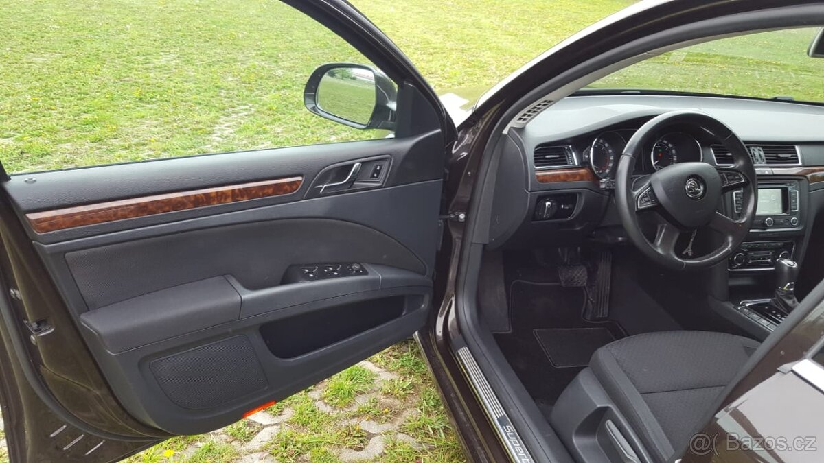Škoda Superb Combi - 8