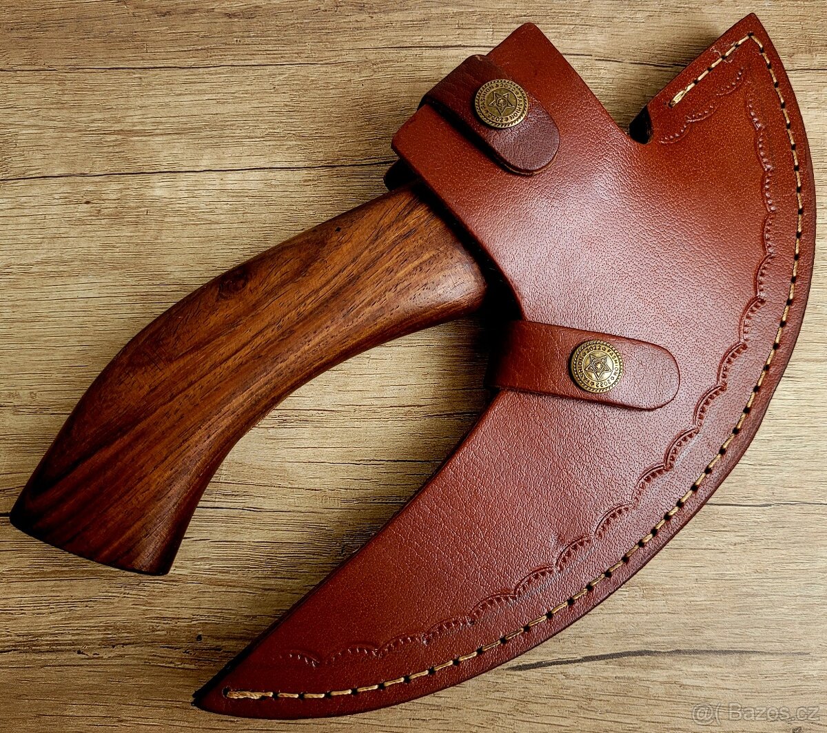 ručně kovaná Vikingská sekera SKULL s koženým pouzdrem - 8