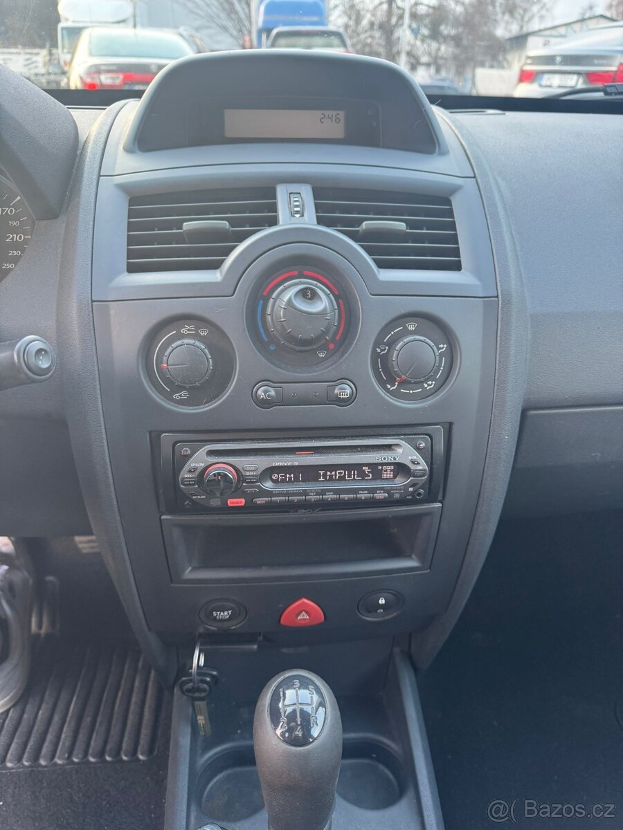 Renault Megane 1,6i 82kW, kombi - bez investic - 8