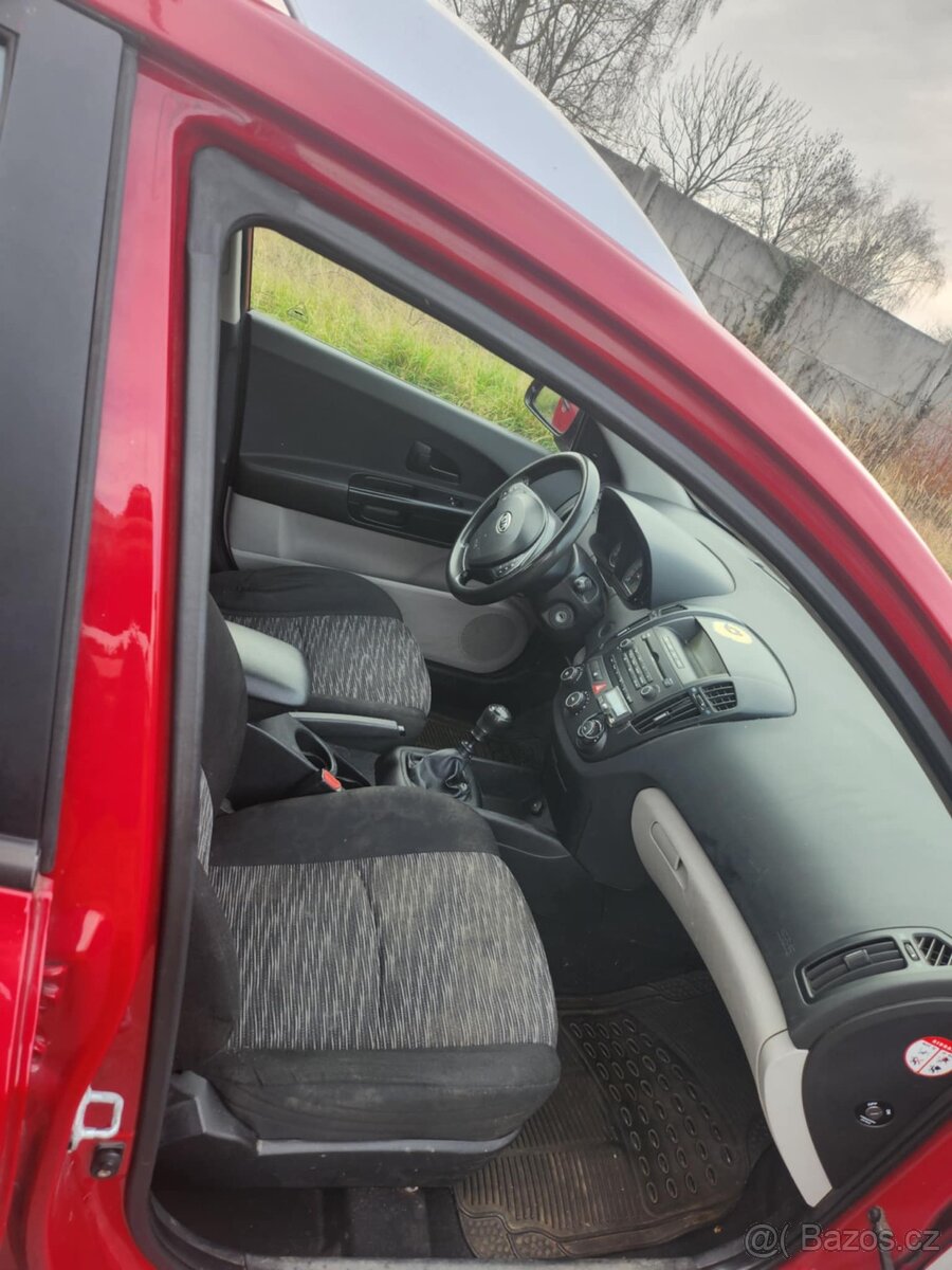 Kia Ceed 1.4i 80kw Kombi R.v 2010 Koupenou V ČR - 8