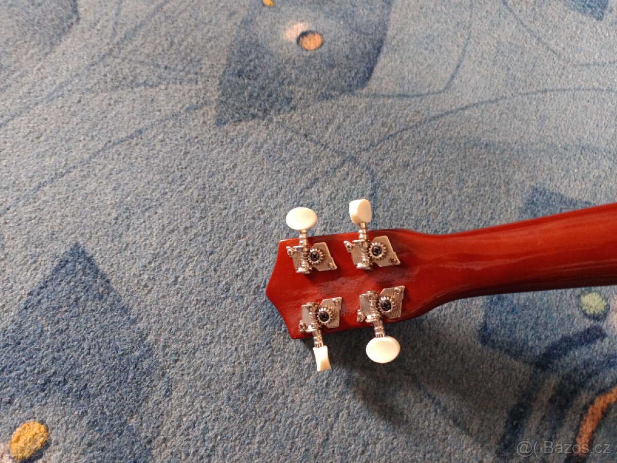 Ukulele MAX Solo + polstrovaný obal - 8