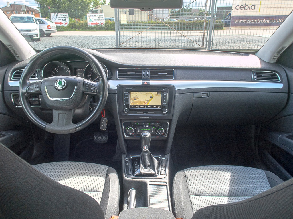 Škoda Superb 2.0TDI 125KW DSG NAVI - 8