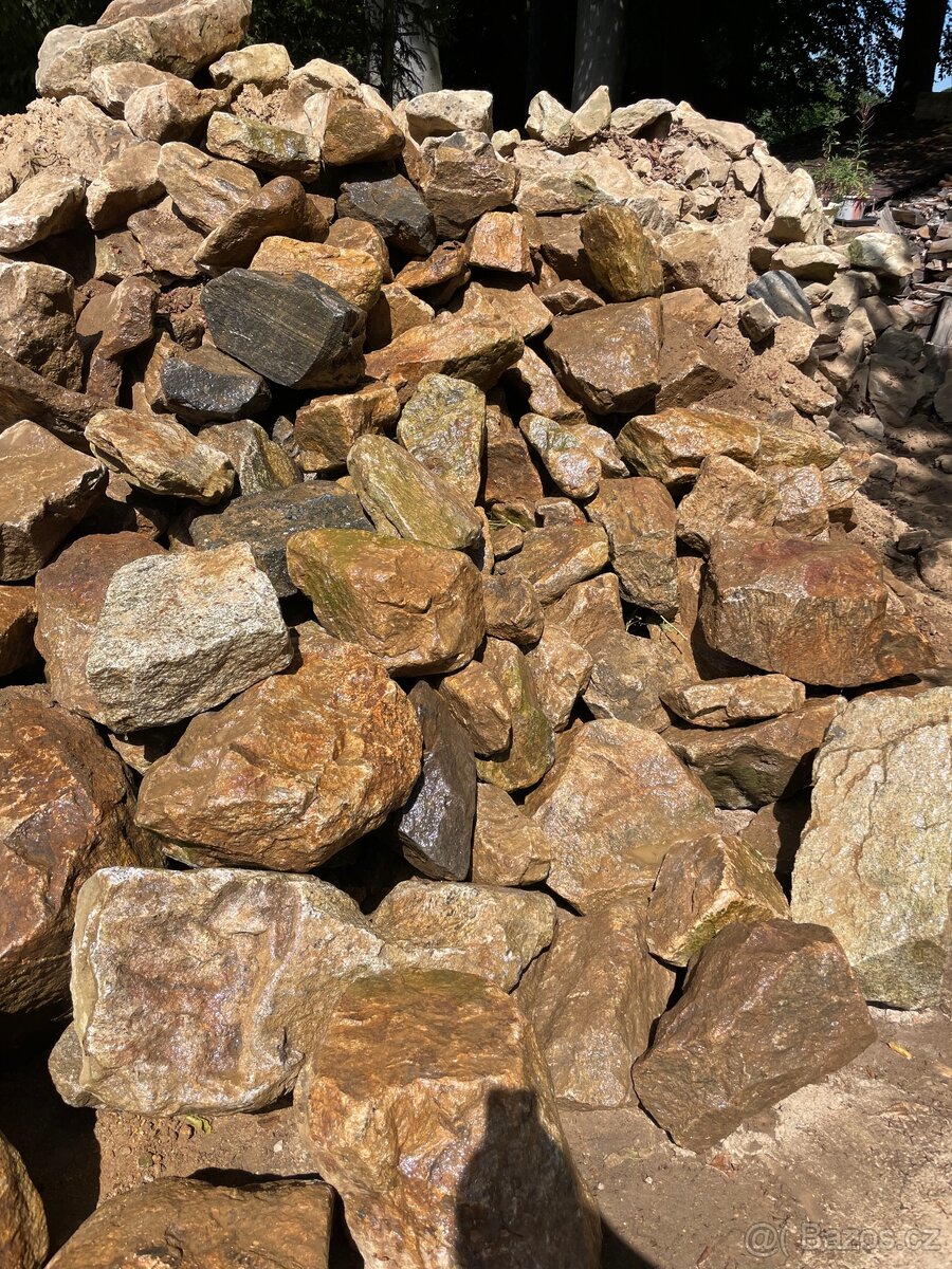 Kameny, zídka, kamenivo, zahradní architektura - 8